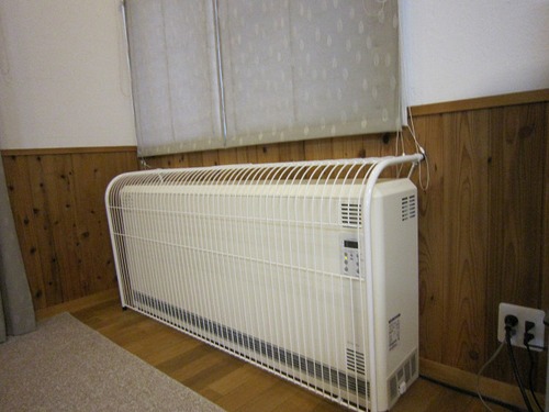蓄熱暖房機 その２
