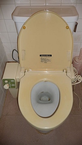 快適トイレ「火の用心」 温水洗浄便座、長期使用で事故   その２
